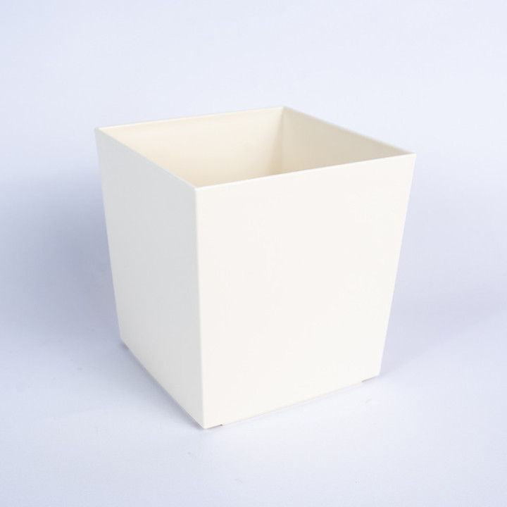 Plastikowa kwadratowa osłonka | Kremowa 18 cm